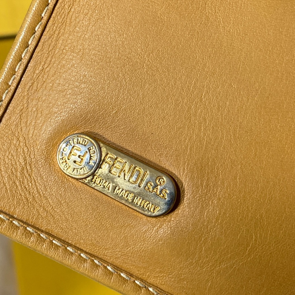 GUC Vintage Fendi Zucca Bifold Wallet w/Box and Dustbag - Picture 8 of 8